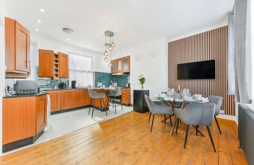 Farringdon Apartment | Avari - Stunning 3Level Residence in Hatton Garden