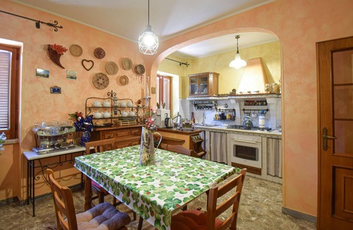 Monteleone Sabino Apartment | Awesome apartment in Monteleone Sabino with WiFi
