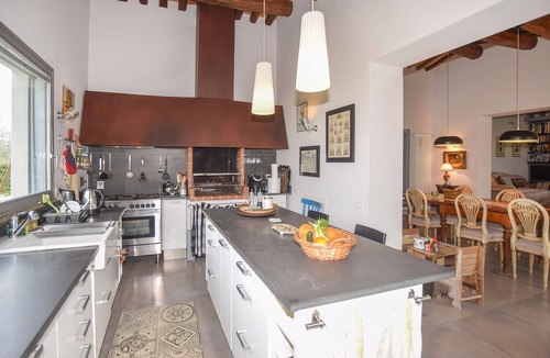 Ischia di Castro House | Awesome home in Ischia di Castro