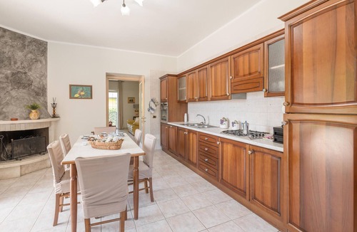 Villa Santa Lucia House | Awesome home in Villa S. Lucia
