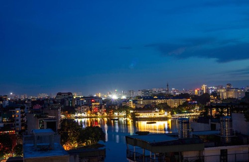 Truc Bach Hotel | Azen Lakeside Hotel & Travel