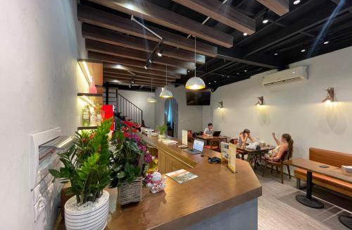 Hang Buom Hostel | Bông Hà Nội hostel
