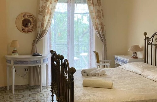 Postiglione Bed & Breakfast | B&B Casa Franca - Double room with balcony and private bathroom