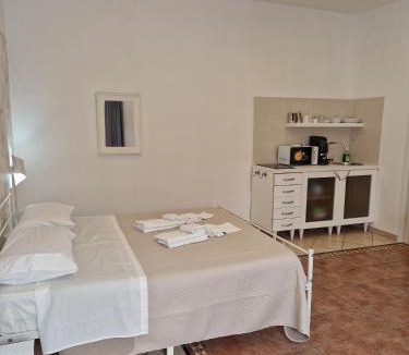 Pompei Cabin | B&B Enjoy Pompeii Ruins and Church