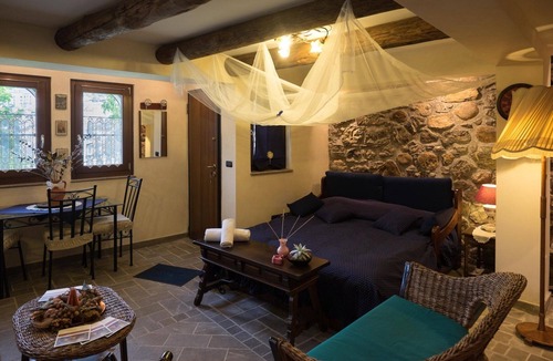 Brienza Bed & Breakfast | B&B La Voce del Fiume: "Perla" suite