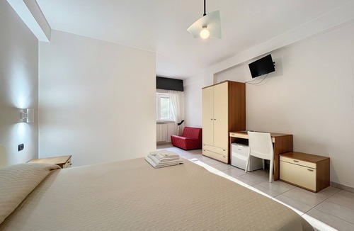 Monte Sant'Angelo Bed & Breakfast | B&B with Window - 351 - Santangelo - Pool