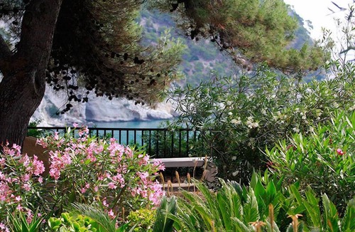 Mattinata Hotel | Baia Delle Zagare - Handwritten Collection