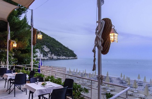 Mattinata Hotel | Baia Delle Zagare - Handwritten Collection