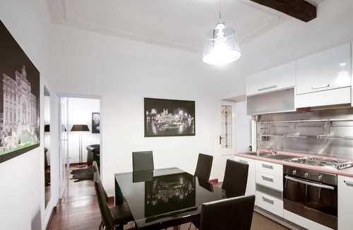 Rione V Ponte Apartment | Banchi Apartment