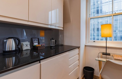 Bridge Apartment | Bank Serviced Apartments LovelyStay
