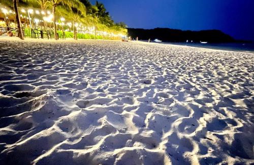 An Thoi Hotel | Beach White Hotel
