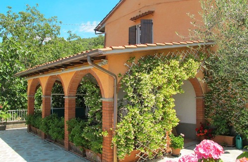 Castiglion Fiorentino House | Beautiful private villa for 6 people with WIFI, private pool, TV, patio and pets allowed