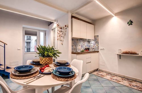 Conca Verde Apartment | Beautiful apartment for 3 people with A/C, WIFI, TV and pets allowed, close to Sorrento