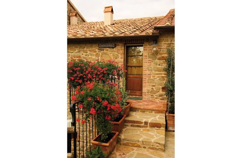 Sasso dʼOmbrone Apartment | Beautiful apartment for 4 guests with pool, A/C, TV, pets allowed and parking