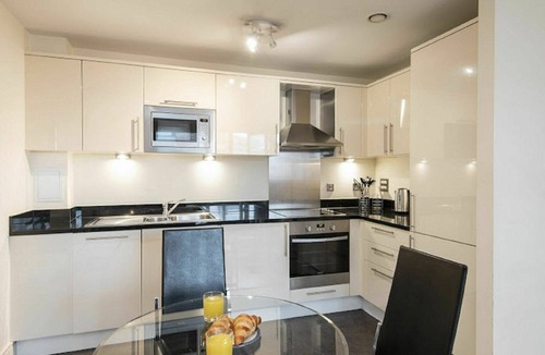 South Bank Apartment | Beautiful apartment for 2 people with WIFI, TV and balcony