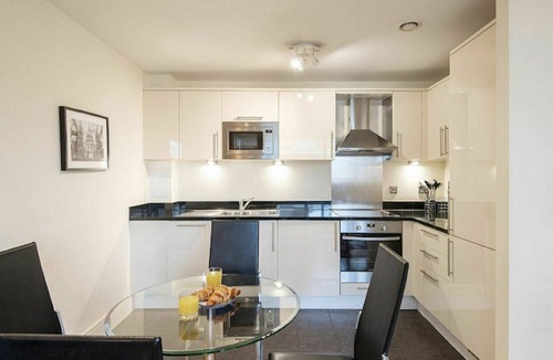 South Bank Apartment | Beautiful apartment for 2 people with WIFI, TV and balcony