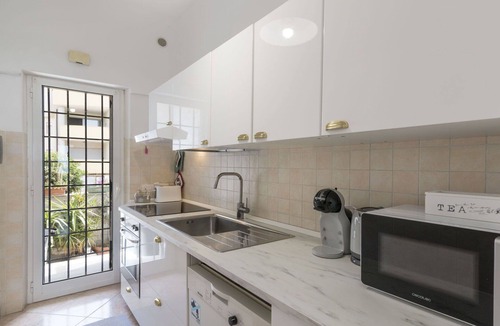 Torvaianica Apartment | Beautiful apartment for 3 people with A/C, WIFI, TV and terrace