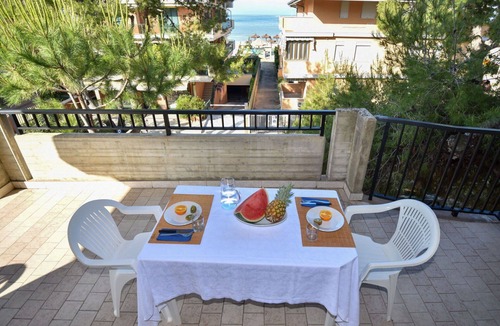 Silvi Marina Apartment | Beautiful apartment for 3 people with WIFI, TV, terrace and pets allowed