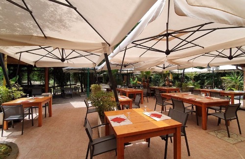 Zona LIV La Giustiniana Apartment | Beautiful apartment in Roma with shared swimming pool