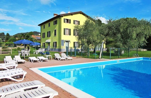 Bardolino Villa | Beautiful apartment in villa for 4 people with WIFI, pool, A/C and TV
