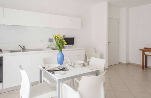 Marina di Vasto Apartment | Beautiful apartment for 5 people with A/C, pool, WIFI, TV, patio and pets allowed