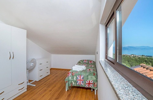 Policastro Bussentino Apartment | Beautiful Apartment in Policastro Bussentino With 3 Bedrooms and Wifi