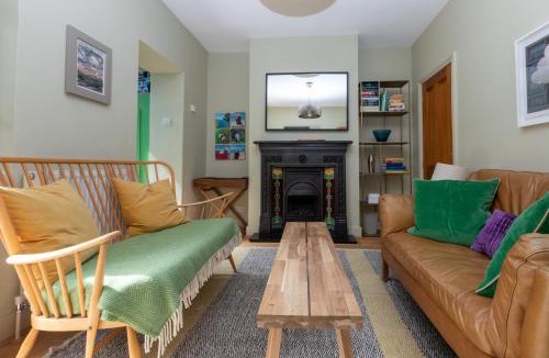 Waterloo House | Beautiful & Cosy 2BD House - Southwark