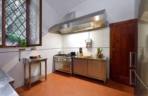 Torrita di Siena Villa | Beautiful private villa with hot tub, WIFI, private pool, A/C, TV, patio, close to Montepulciano