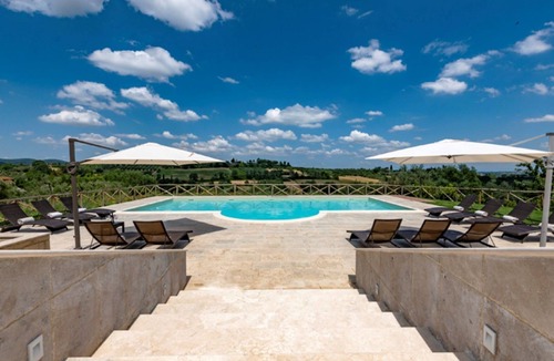Torrita di Siena Villa | Beautiful private villa with hot tub, WIFI, private pool, A/C, TV, patio, close to Montepulciano