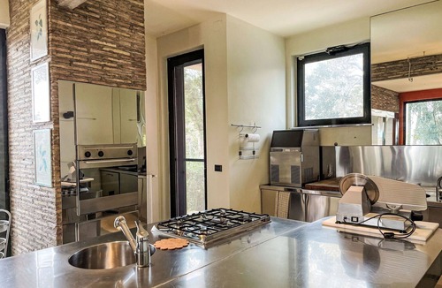 Spoltore Villa | Beautiful private villa with private pool, WIFI, A/C, TV, patio, pets allowed and panoramic view