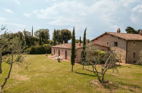Camigliano Villa | Beautiful private villa for 12 people with A/C, WIFI, private pool, TV and panoramic view