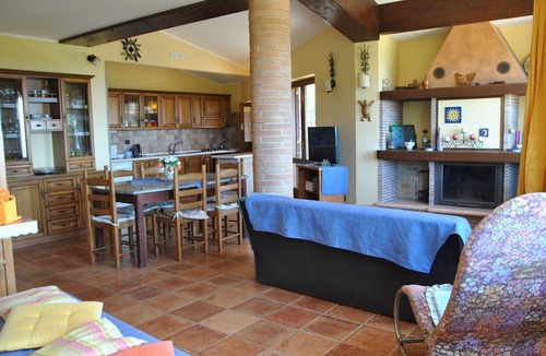 Itri Villa | Beautiful private villa for 11 guests with WIFI, A/C, pool, TV, patio and pets allowed