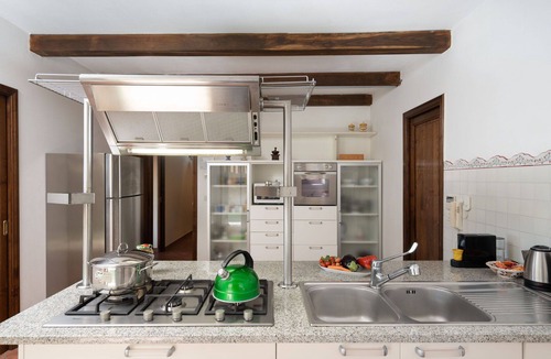Subbiano Villa | Beautiful private villa with hot tub, WIFI, private pool, A/C, TV and terrace, close to Arezzo