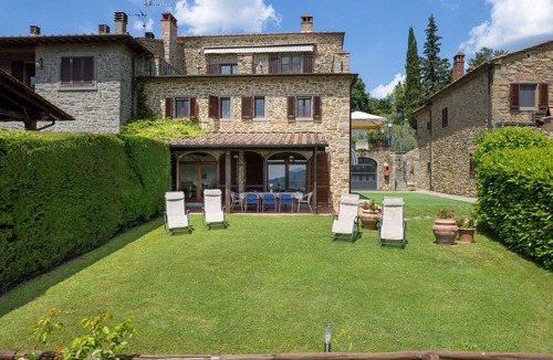 Subbiano Villa | Beautiful private villa with hot tub, WIFI, private pool, A/C, TV and terrace, close to Arezzo
