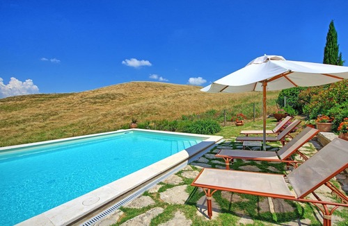 Trequanda Villa | Beautiful private villa with private pool, WIFI, TV, veranda, panoramic view, close to Montepulciano