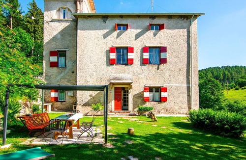 Sant'Anna d'Alfaedo House | Beautiful private villa for 14 people with WIFI, TV, patio, pets allowed and parking