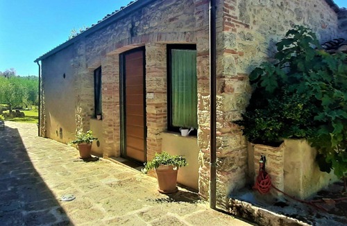 Asciano Villa | Beautiful private villa for 4 guests with WIFI, A/C, pool, TV and terrace