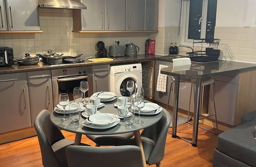 Isle of Dogs Apartment | Beautiful view Apt Near Canary Wharf