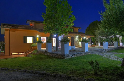 Fondi Villa | BEAUTIFUL VILLA WITH SWIMMING POOL AND PRIVATE PARK