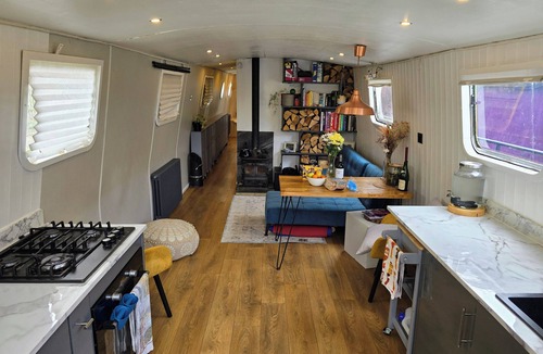 Little Venice Boat Rental | Beautiful Widebeam Boat - London