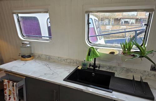 Little Venice Boat Rental | Beautiful Widebeam Boat - London