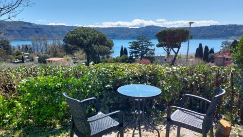 Castel Gandolfo Bed & Breakfast | Bed&Breakfast "Fiorella" sul Lago