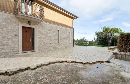 Campobasso Apartment | Belvilla by OYO Casa Vacanza Becampobasso 2