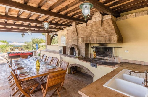 Sonnino Villa | Belvilla by OYO Villa Casetta