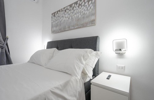 Historical Center Apartment | Best Chiaia 74 By Dimorra