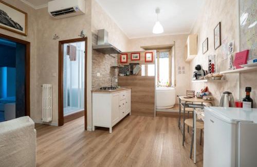 Quartiere XXIII Alessandrino Apartment | Bettí House vasca idromassaggio metro C Alessandrino - Colosseo e trenino laziali-Termini -Bettí House