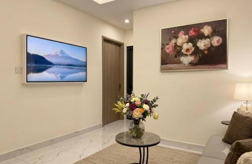 District 9 Apartment | Beverly Solari Haven - 5' Walk to Vincom Mega Mall