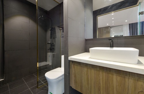 Cong Vi Hotel | BH Riverside Hotel