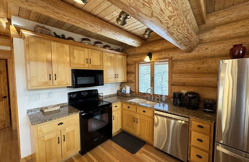 Lead Cabin | Black Hills Terry Peak Pine Cone Lodge- 5 Bedrooms