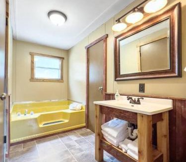 Lead House | Blue Pine Retreat